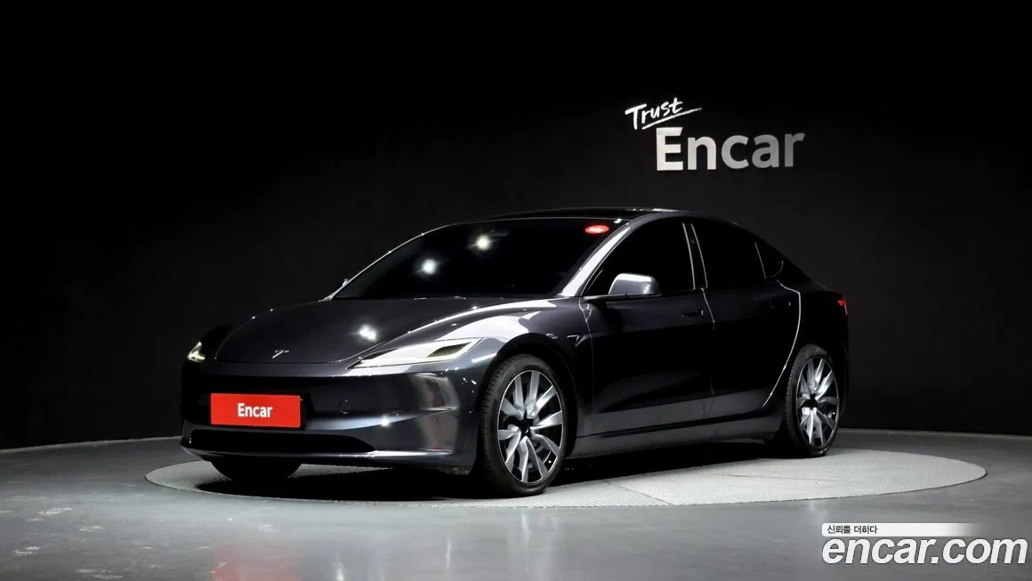 Tesla Model 3 — фото 1