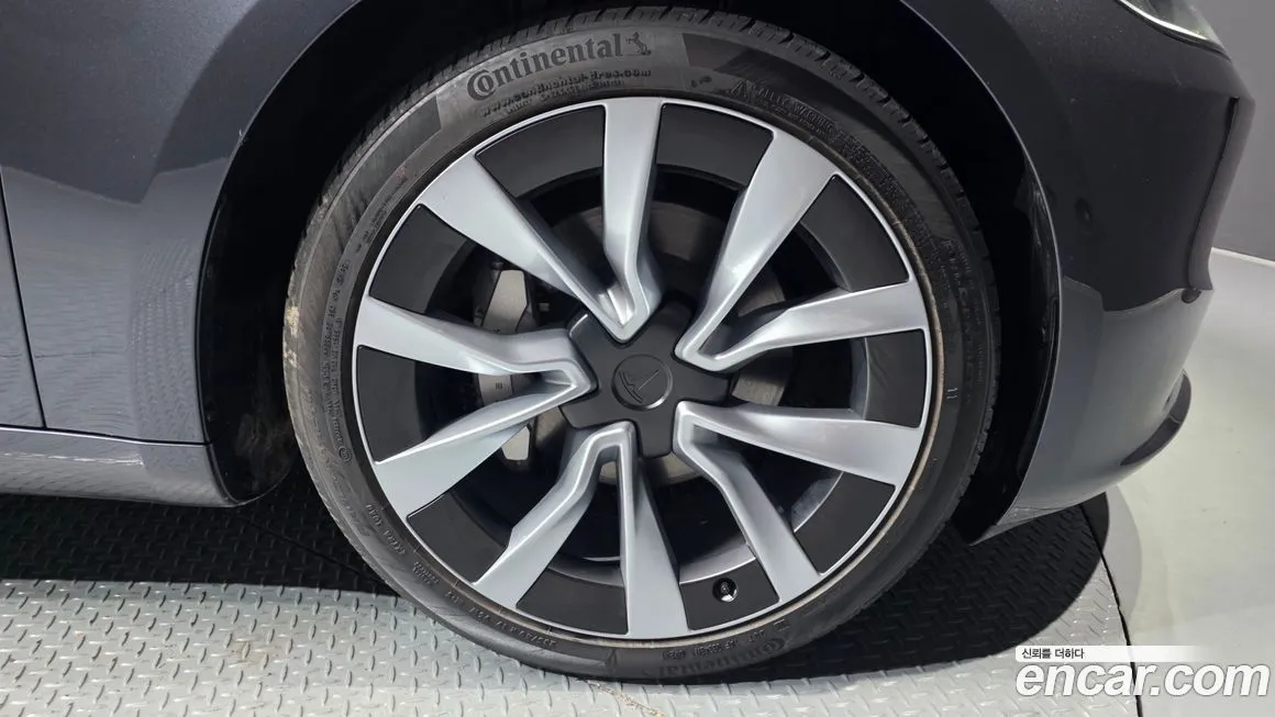 Tesla Model 3 — фото 3