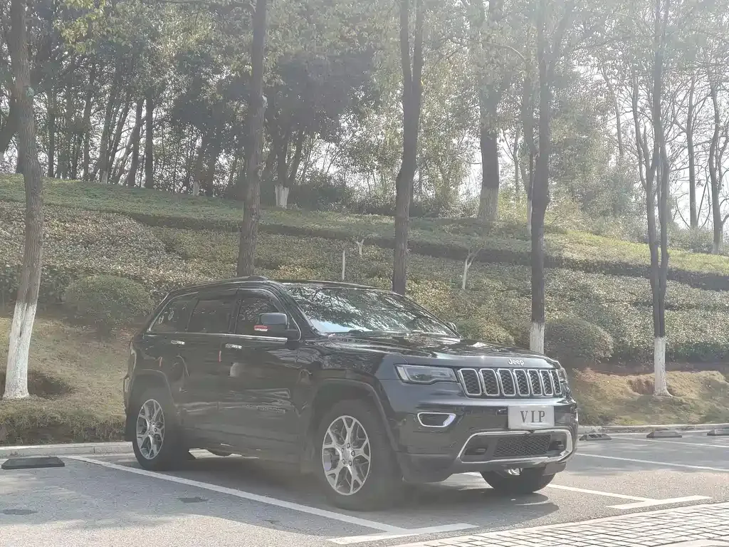 Jeep Grand Cherokee (Import) — фото 4