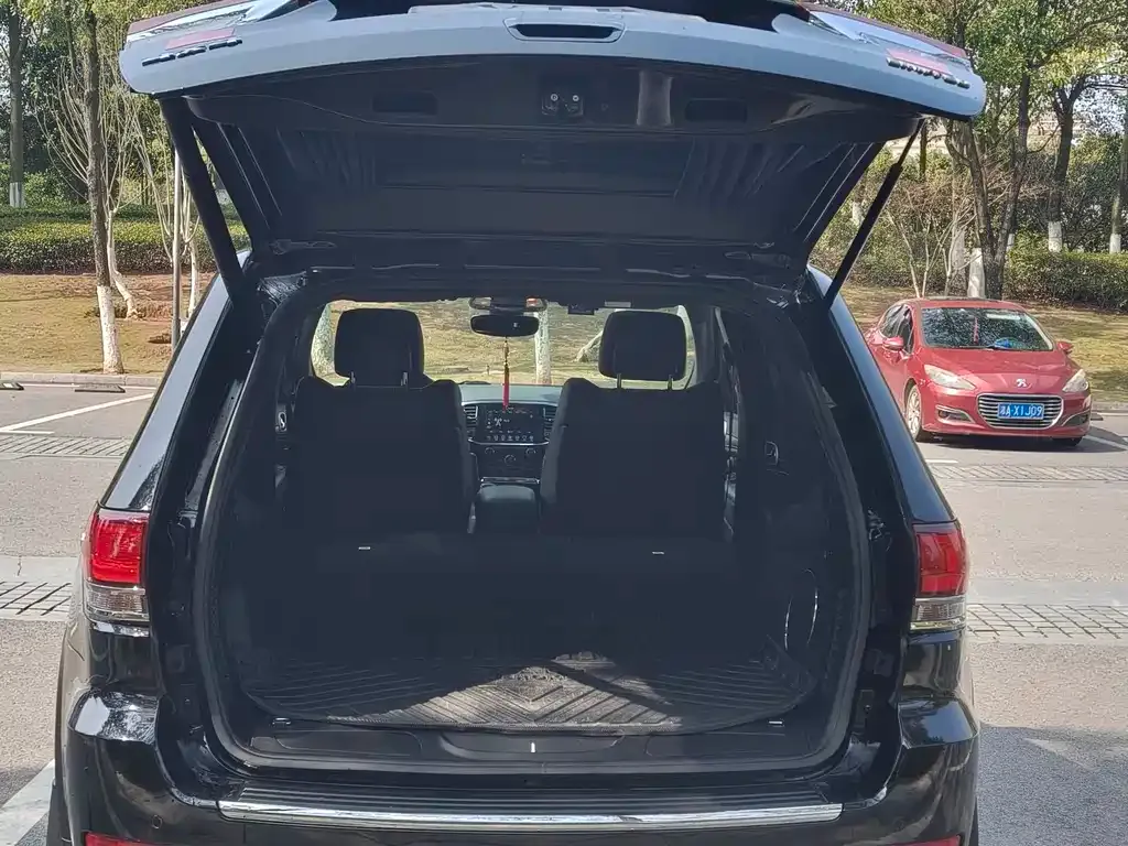 Jeep Grand Cherokee (Import) — фото 2