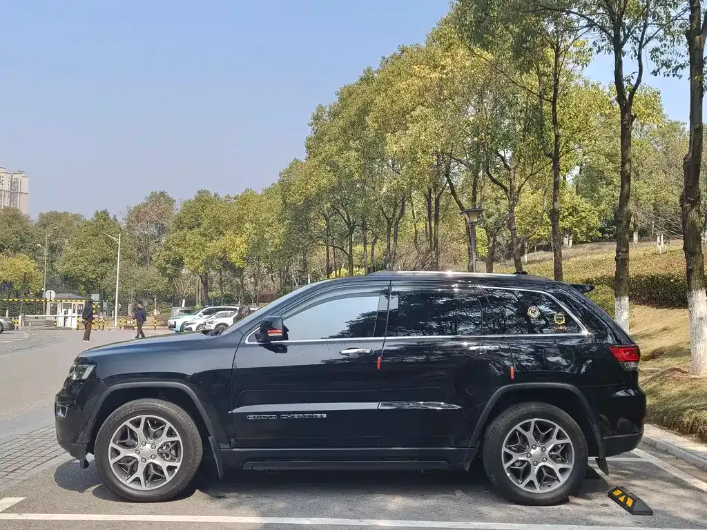 Jeep Grand Cherokee (Import) — фото 8