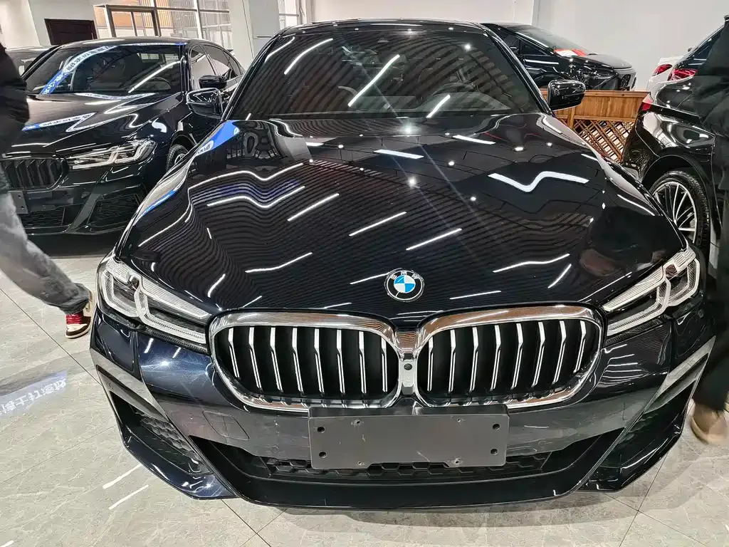 BMW 5 Series — фото 9