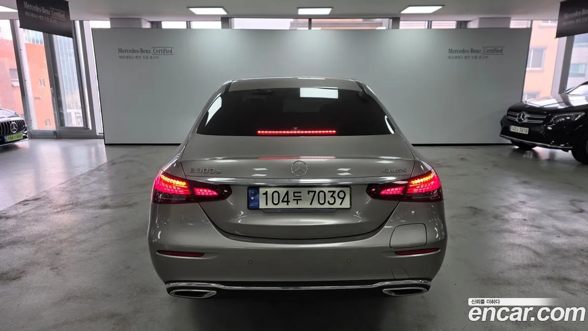 Mercedes-Benz E-Class — фото 4
