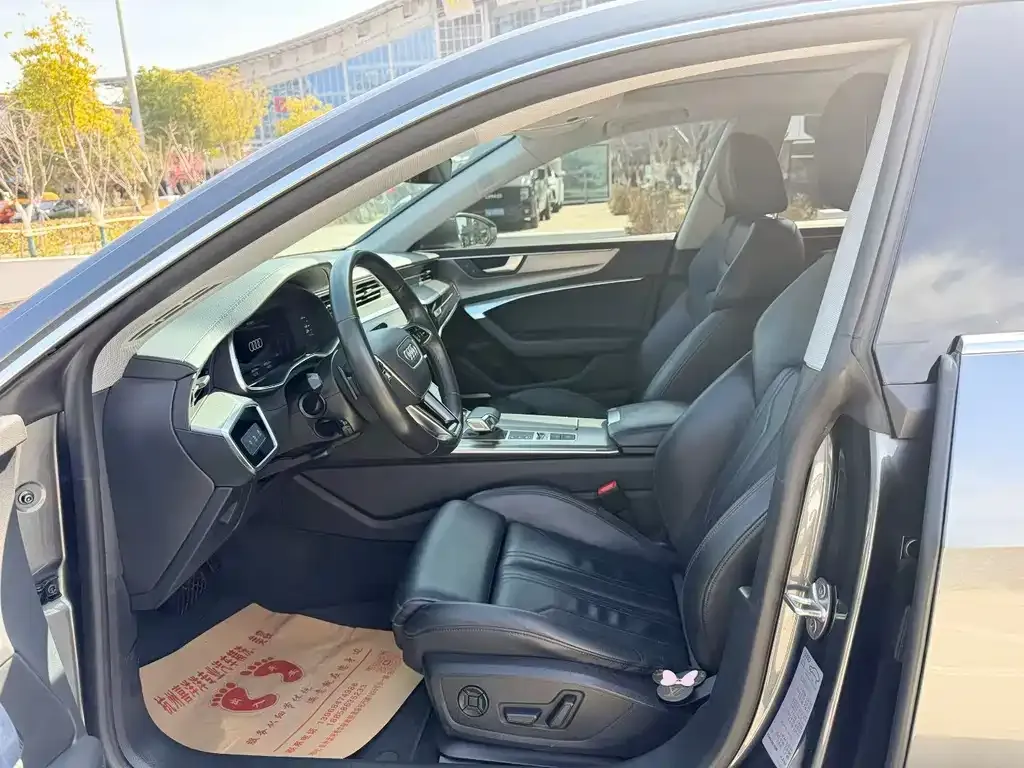 Audi A7 2021 из CN, фото 2