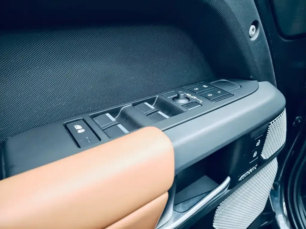 Land Rover Defender 2023 из CN, фото 9