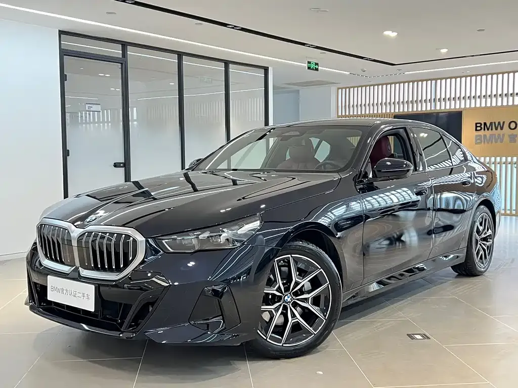 BMW 5 Series (Import) 2025 из CN, фото 1