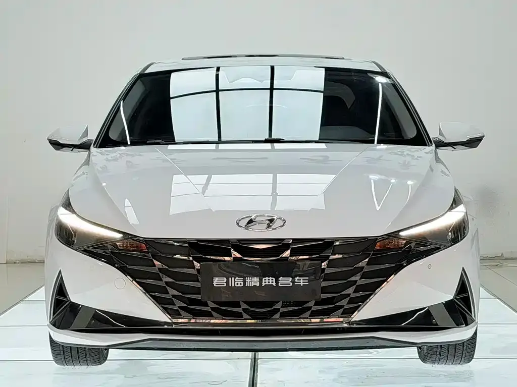 Hyundai Elantra — фото 9