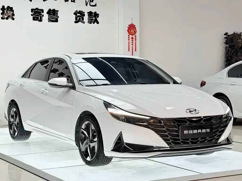 Hyundai Elantra — фото 5