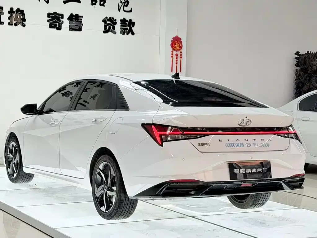 Hyundai Elantra — фото 7