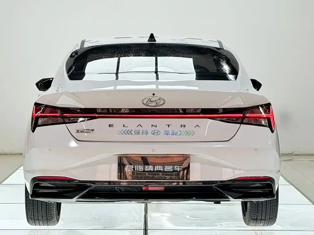 Hyundai Elantra — фото 4