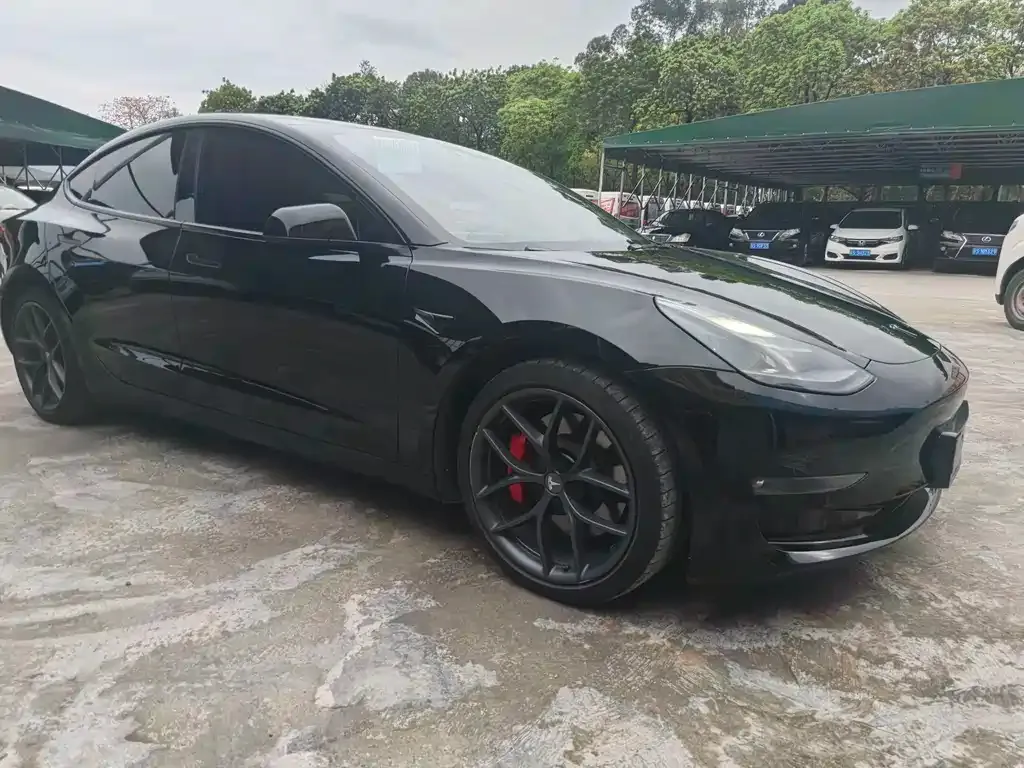 Tesla Model 3 — фото 6