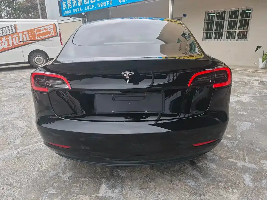 Tesla Model 3 — фото 4