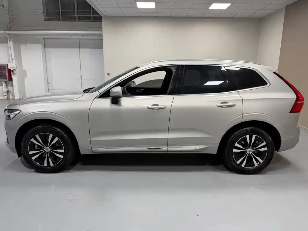 Volvo XC60 — фото 5