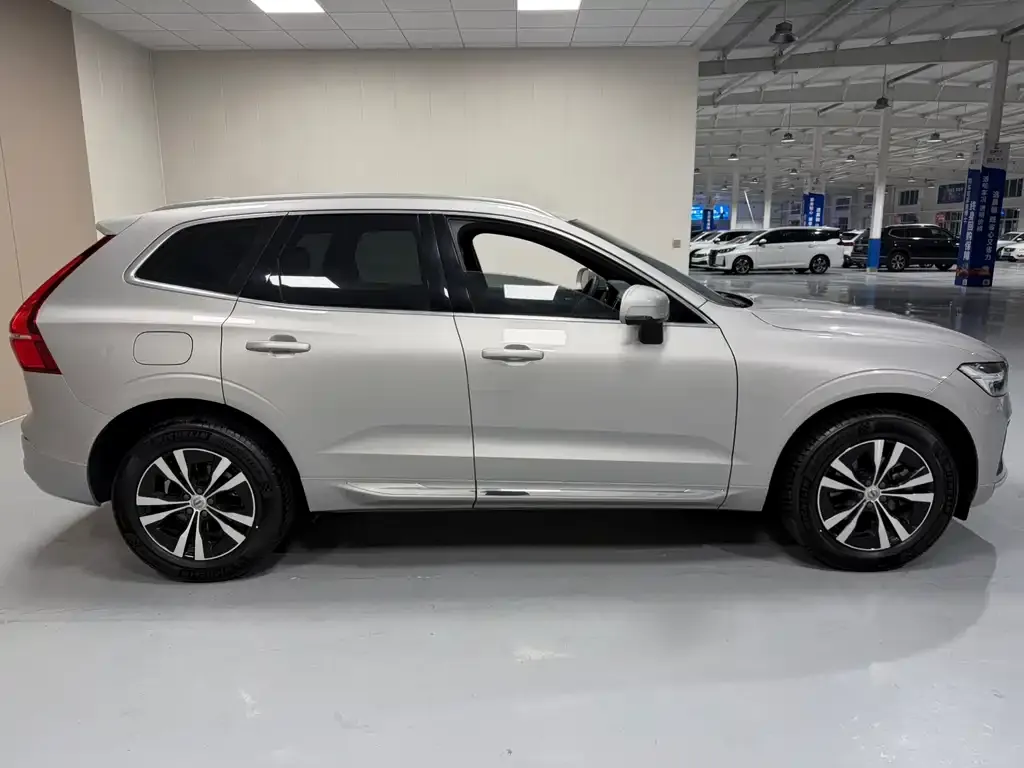 Volvo XC60 — фото 3