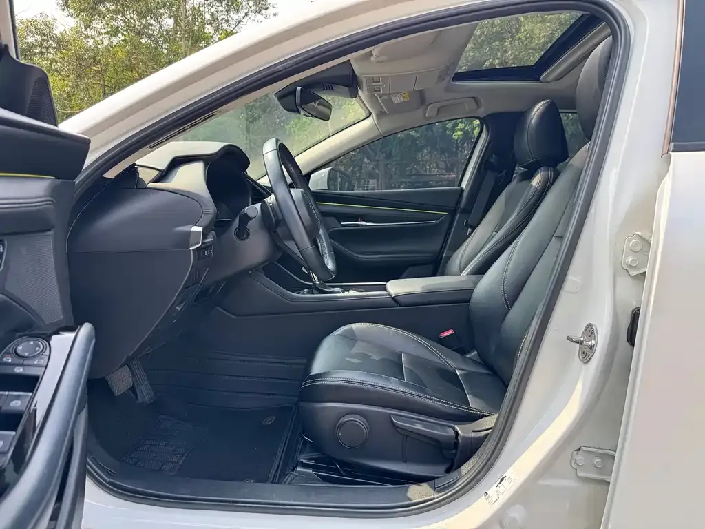 Mazda 3 Axela 2021 из CN, фото 3