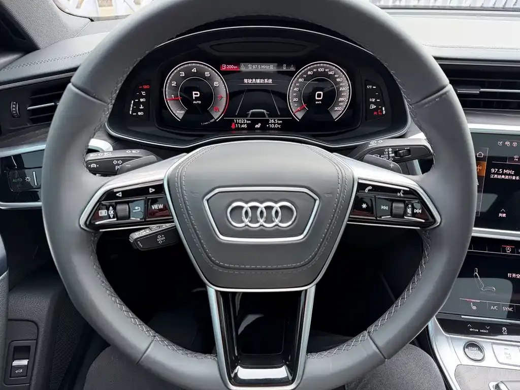 Audi A6L — фото 8