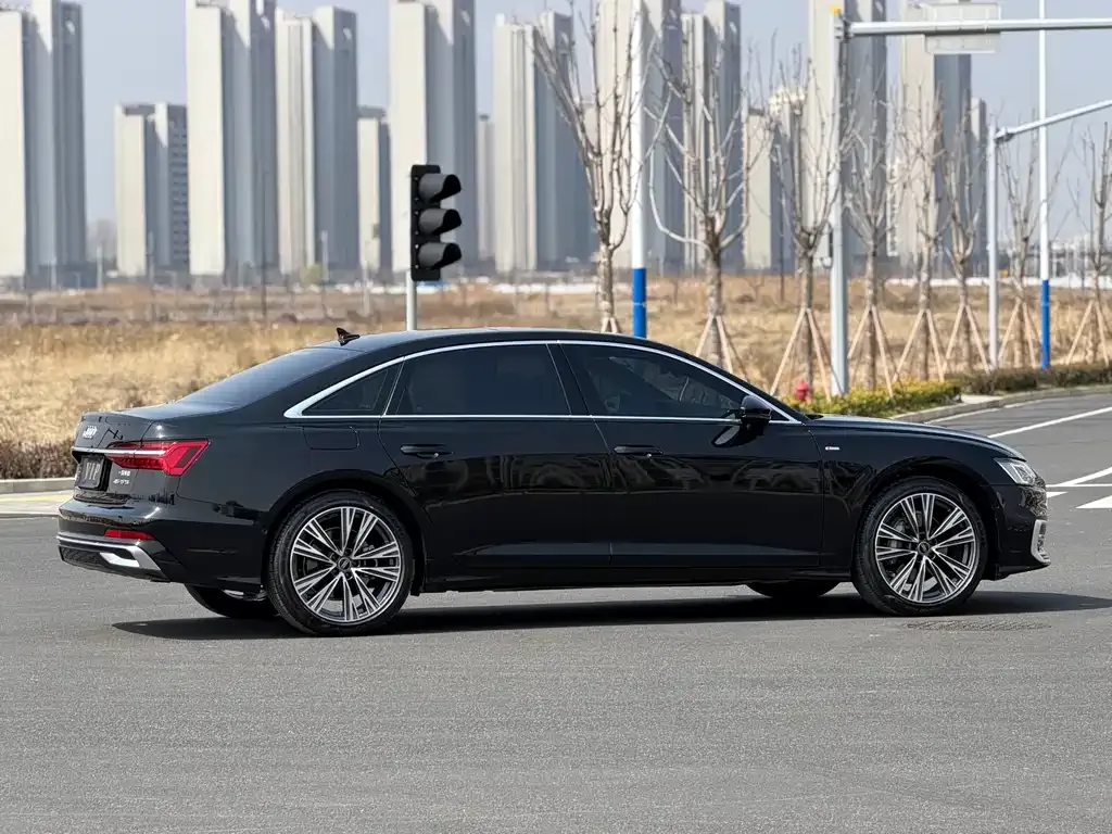 Audi A6L — фото 10