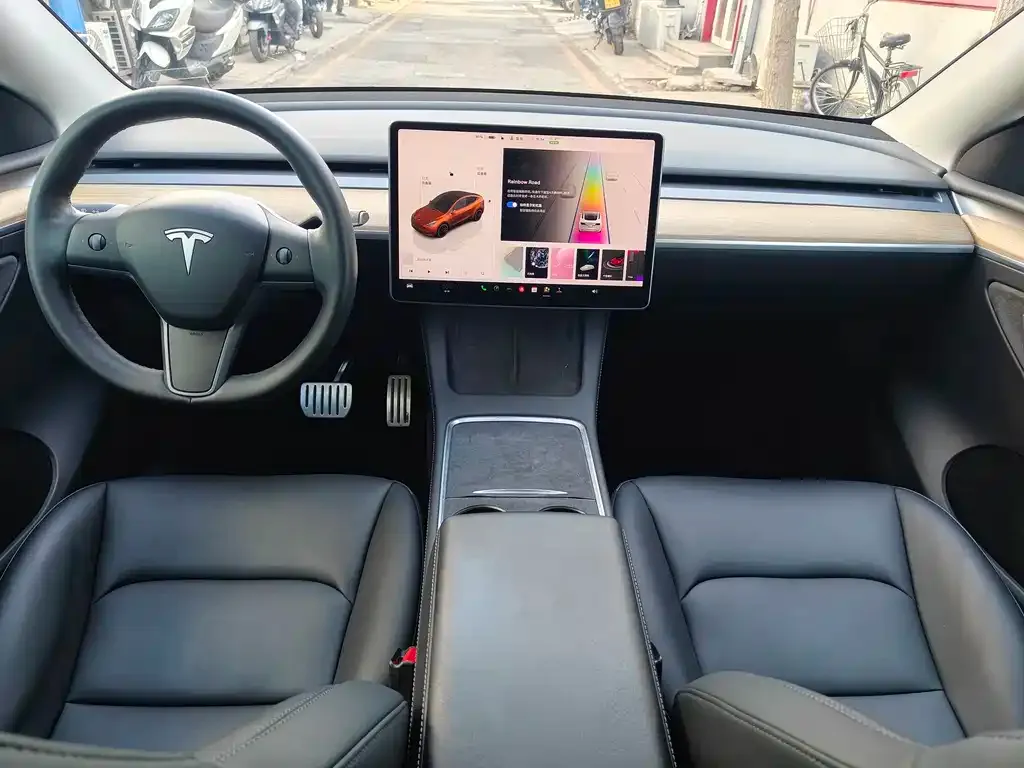 Tesla Model Y — фото 4