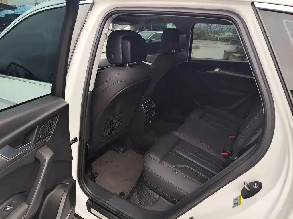 Audi Q5L 2023 из CN, фото 2