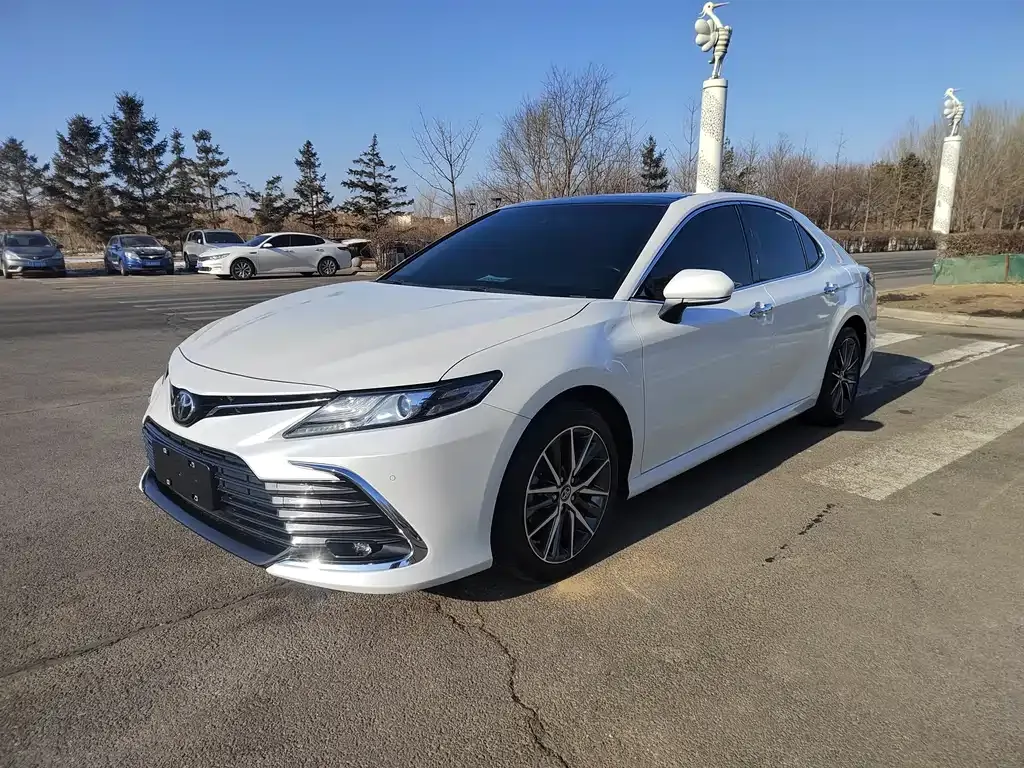 Toyota Camry 2023 из CN, фото 1