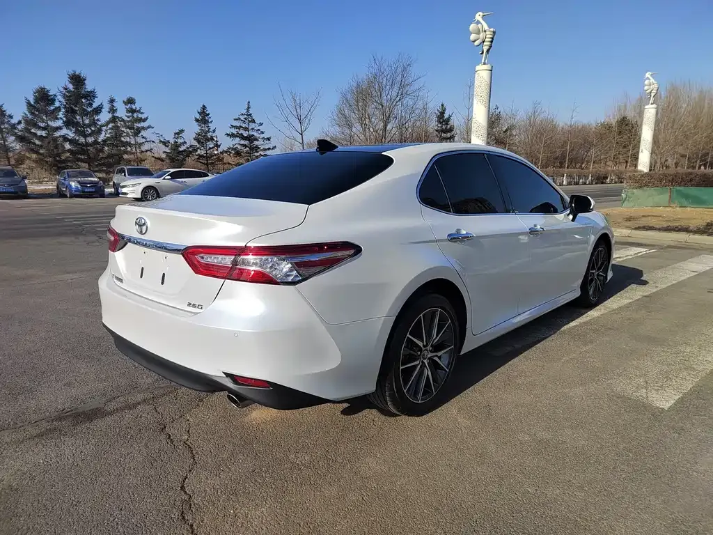 Toyota Camry 2023 из CN, фото 7