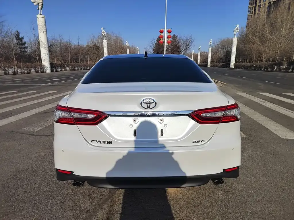 Toyota Camry 2023 из CN, фото 6