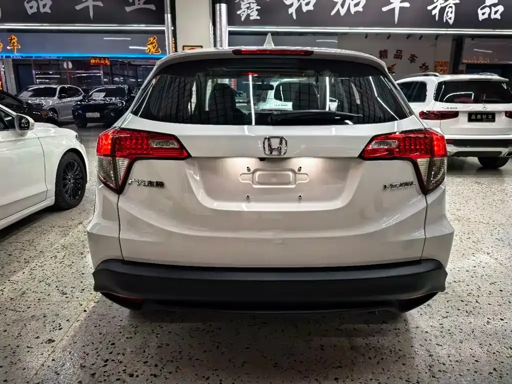 Honda Vezel — фото 7