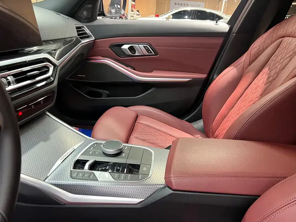 BMW 3 Series 2024 из CN, фото 9