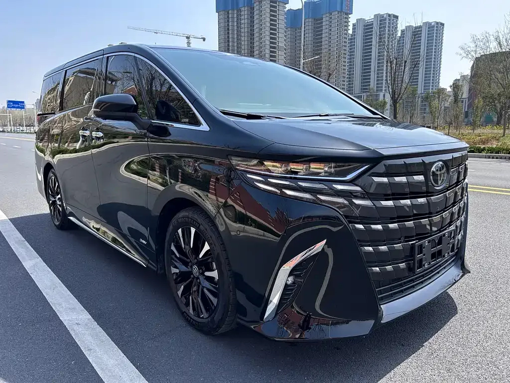 Toyota Alphard — фото 8