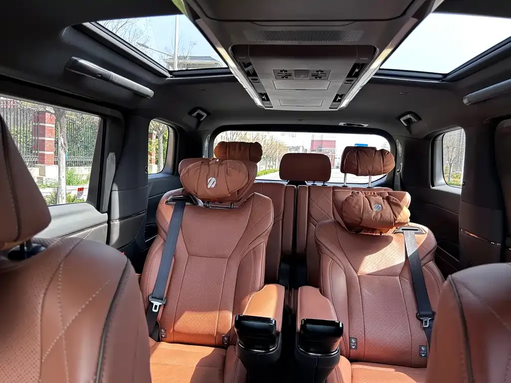 Toyota Alphard — фото 7