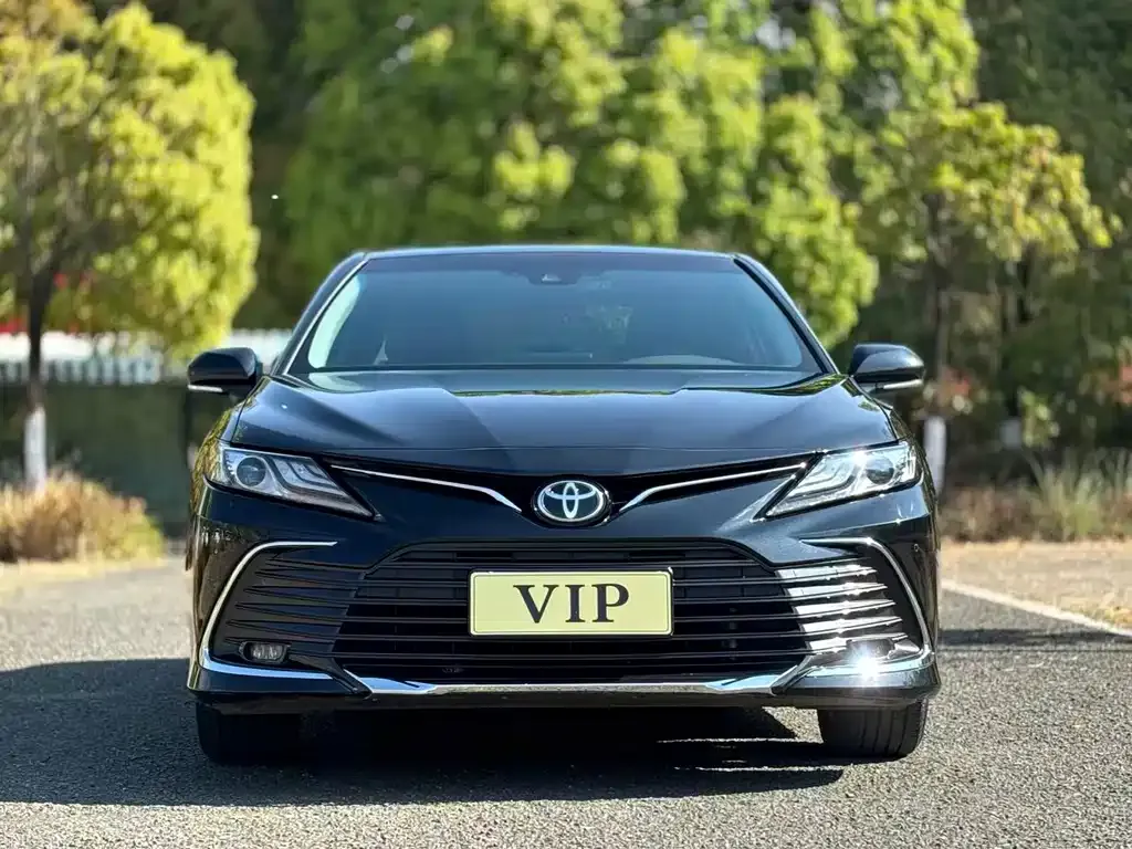 Toyota Camry — фото 4