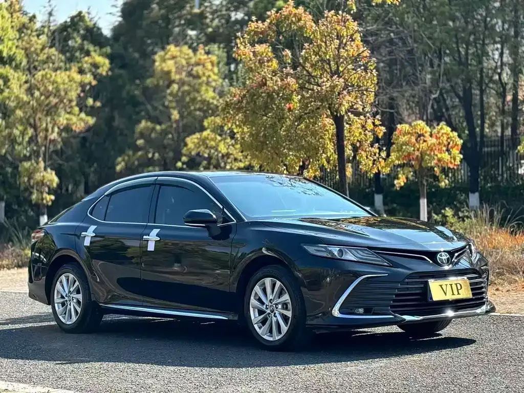 Toyota Camry — фото 5