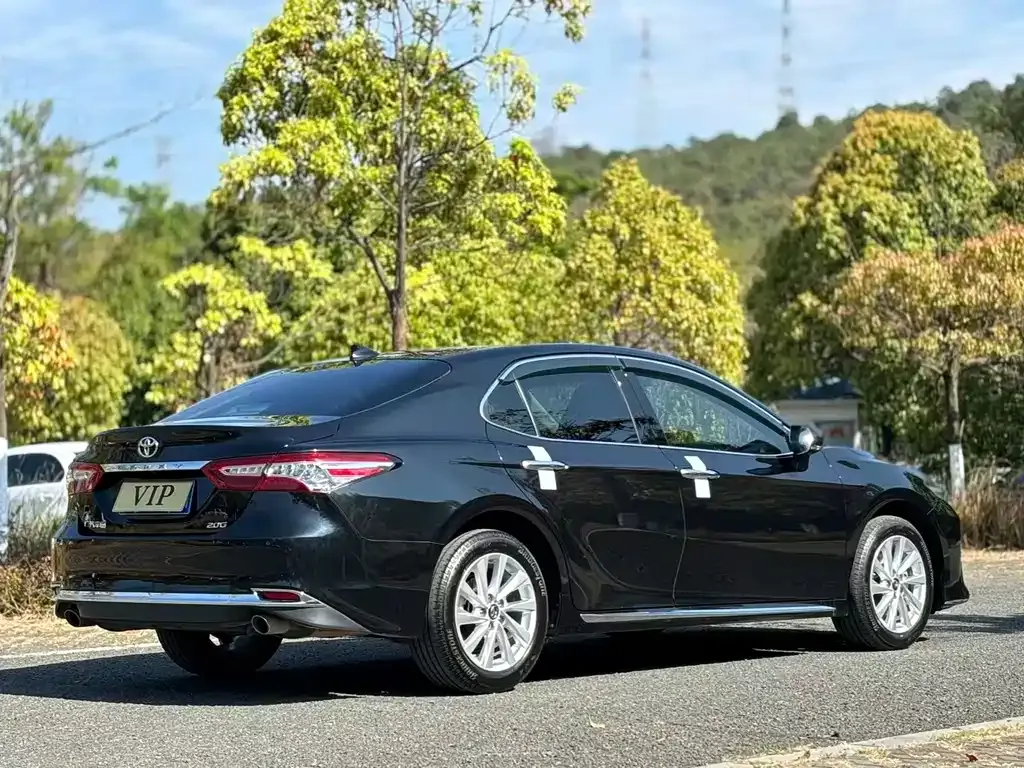 Toyota Camry — фото 8