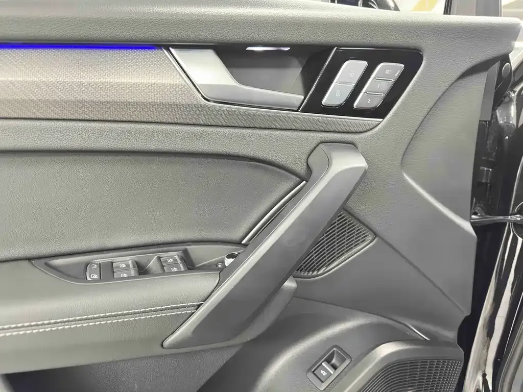 Audi Q5L 2025 из CN, фото 10