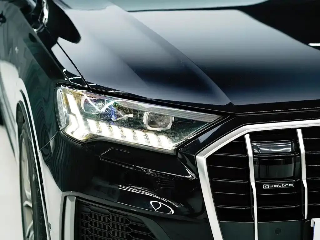 Audi Q7 — фото 2