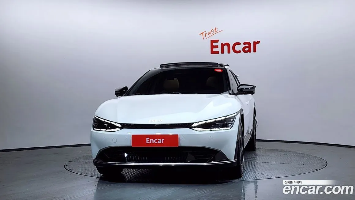 Kia EV6 2023 из KR, фото 2