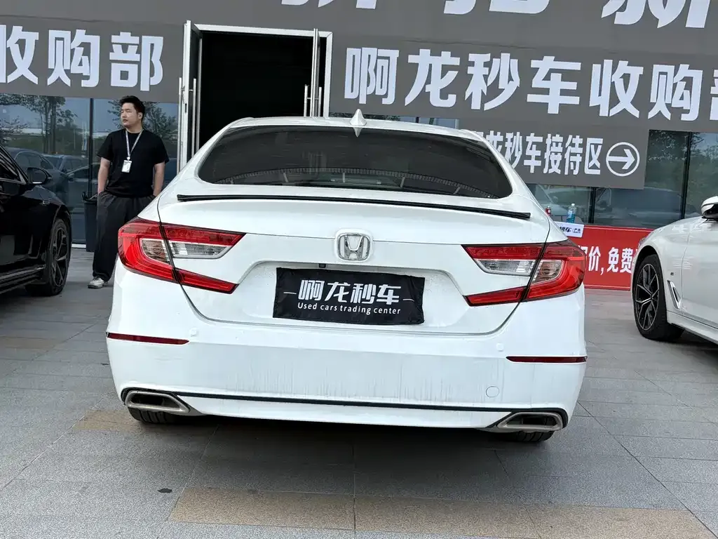 Honda Accord — фото 7