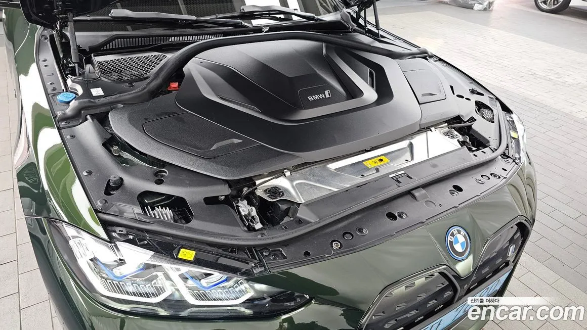 BMW i4 2022 из KR, фото 4