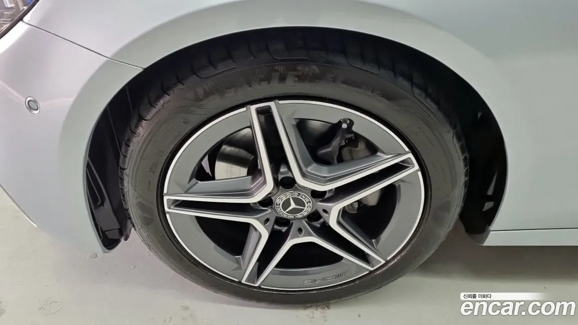 Mercedes-Benz E-Class 2023 из KR, фото 2