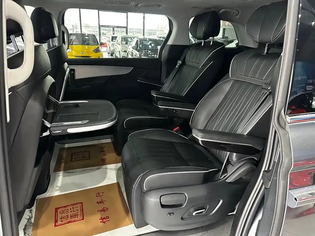 Roewe iMAX8 2023 из CN, фото 10