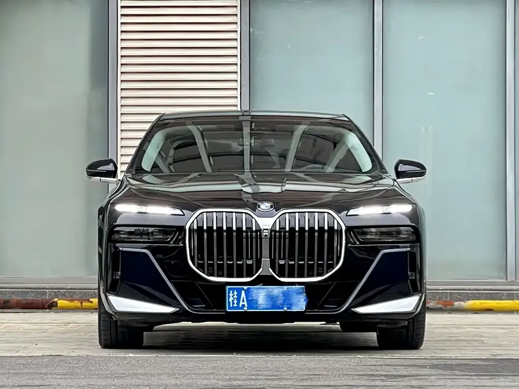 BMW 7 Series — фото 2