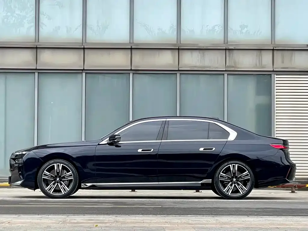 BMW 7 Series — фото 4