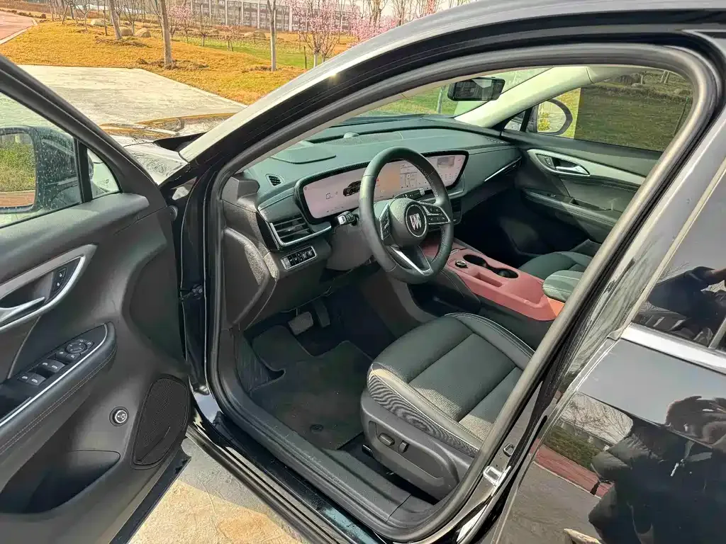 Buick Envision Plus — фото 7