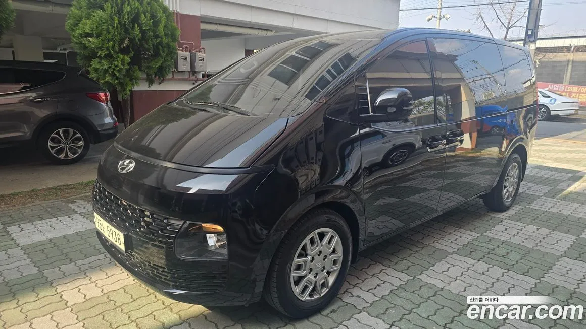 Hyundai Staria — фото 1