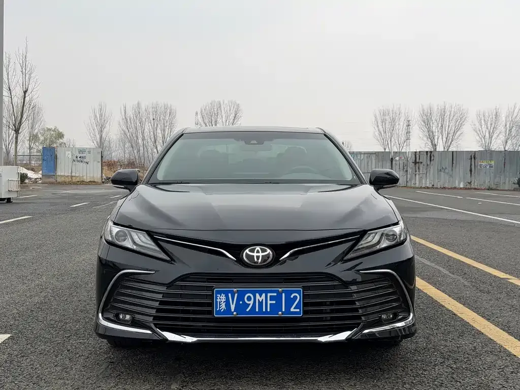 Toyota Camry — фото 4