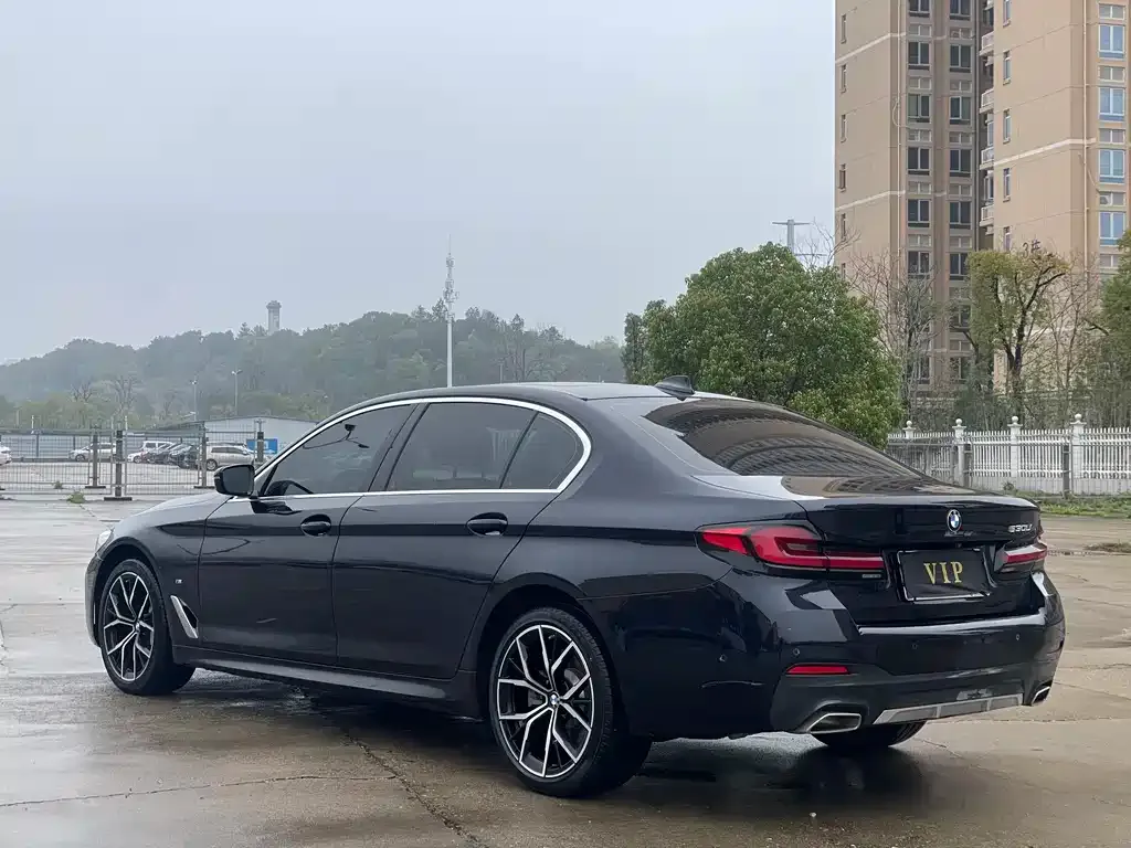 BMW 5 Series — фото 5