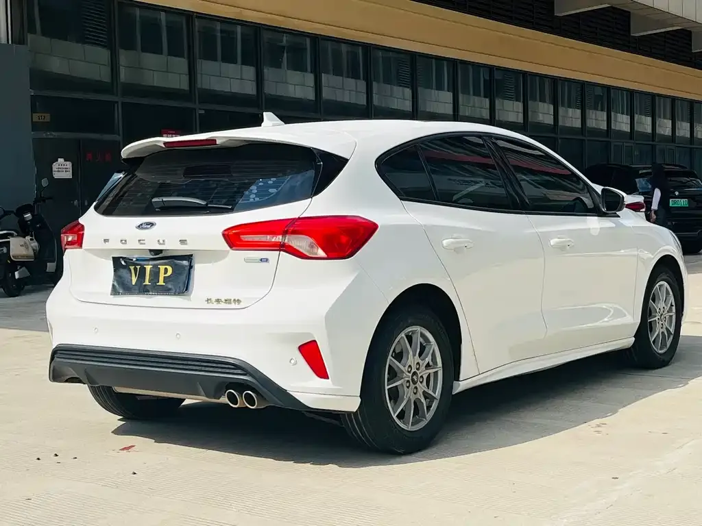 Ford Focus 2022 из CN, фото 5