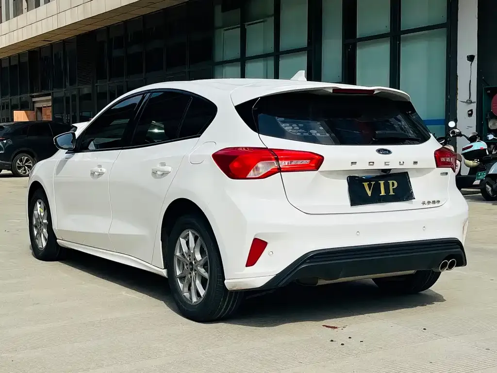 Ford Focus 2022 из CN, фото 7