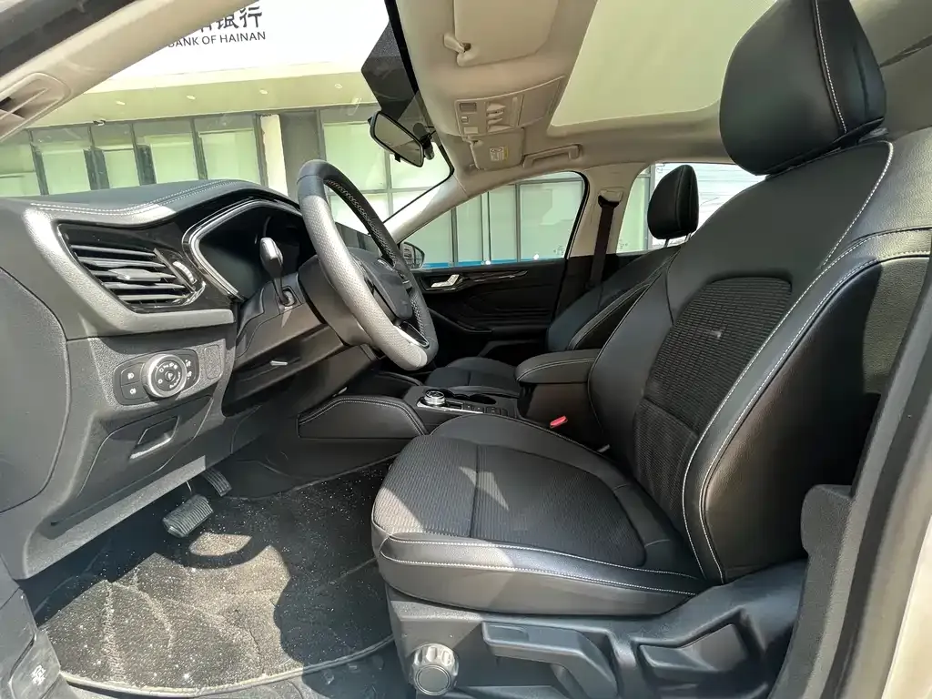 Ford Focus 2022 из CN, фото 3