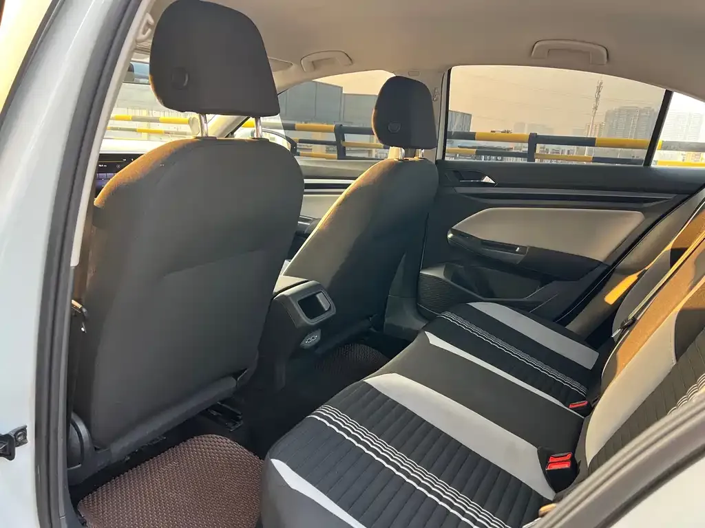 Volkswagen Bora 2024 из CN, фото 9
